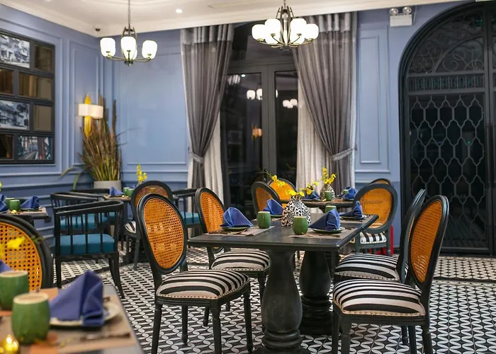 Khách sạn The Exquisite 4*
