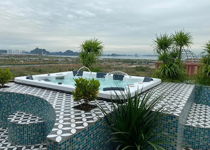 The Exquisite Hạ Long