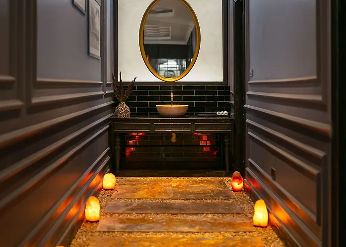 The Exquisite 4*