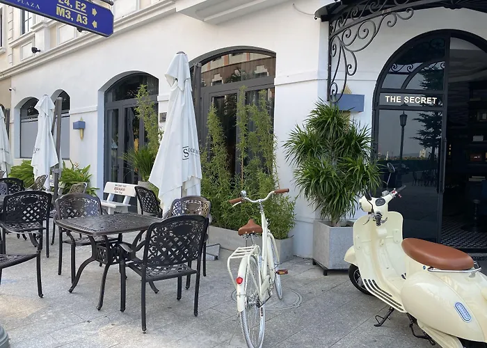 Khách sạn The Exquisite 4*